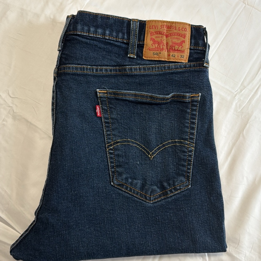 Levi’s 541 Denim Men’s Jeans Relaxed Fit Navy Blue Casual Pants Size W 42 / L 32